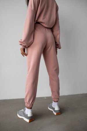 Spodnie dresowe typu jogger w kolorze DUSTY PINK - DISPLAY BY MARSALA.