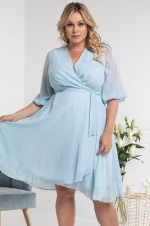Sukienka pastelowa szyfonowa kopertowa plus size NATALY błękitna.