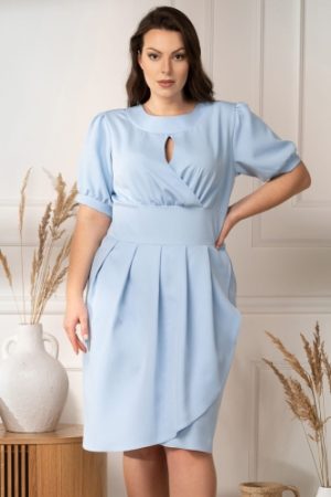 Sukienka wyjątkowa ekskluzywna ołówkowa z dekoltem łezką INGRIDA błękitna.