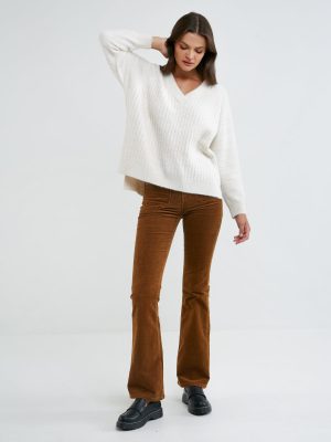 Sweter damski z dodatkiem wełny biały Stana 100. Vintage.
