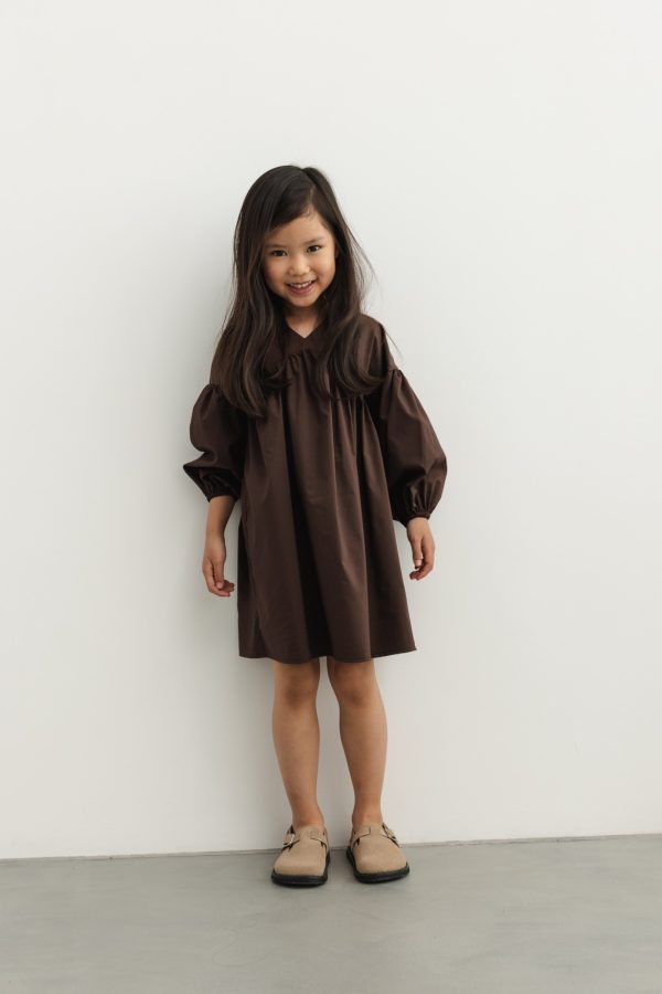 MINI sukienka o luźnym kroju w kolorze CACAO BROWN - RAYA-104-110 (4-5).