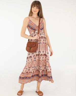 Wzorzysta sukienka z wiskozy.