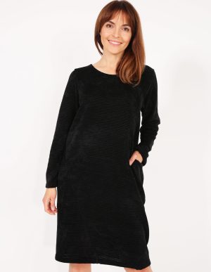 Sukienka z kieszenią.