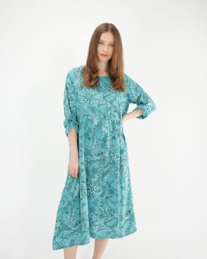 Zielona sukienka w paisley.