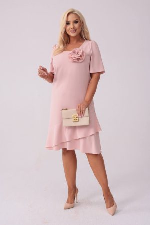 Elegancka sukienka Evelyn na wesele w kolorze delikatnego różu PLUS SIZE XXL.