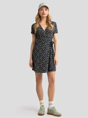 Sukienka damska mini kopertowa z motywem kwiatowym czarna Rihatana 906.